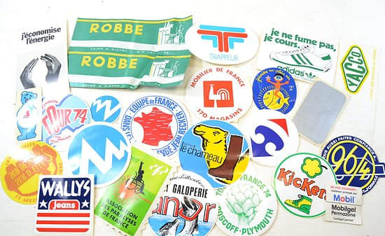 photo illustrant des stickers autocollants publicitaires